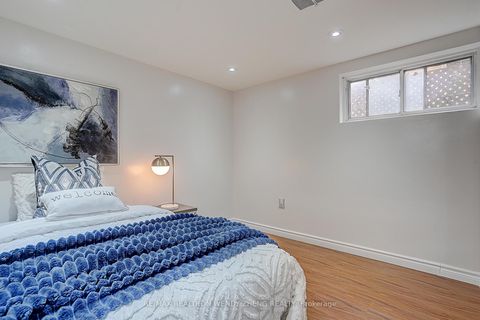 Photo 35 at 18 Courton Drive, Maryvale, Toronto