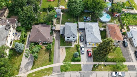 Photo 12 at 243 Letitia Street, Letitia Heights, Barrie
