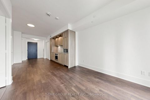 Photo 10 at 1708 - 470 Front Street W, Waterfront Communities C1, Toronto