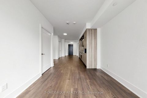 Photo 11 at 1708 - 470 Front Street W, Waterfront Communities C1, Toronto