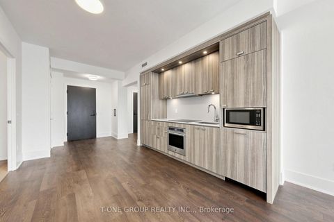Photo 13 at 1708 - 470 Front Street W, Waterfront Communities C1, Toronto