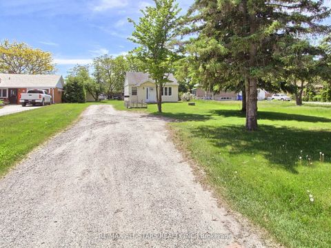 Photo 2 at 9 Riverglen Drive, Keswick South, Georgina