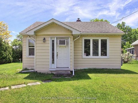 Photo 3 at 9 Riverglen Drive, Keswick South, Georgina