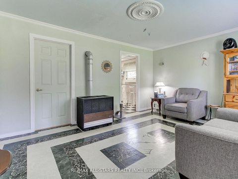 Photo 5 at 9 Riverglen Drive, Keswick South, Georgina