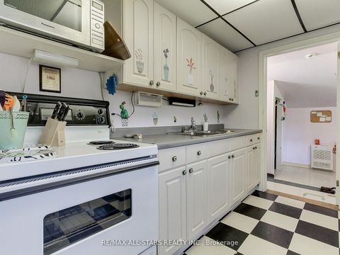 Photo 7 at 9 Riverglen Drive, Keswick South, Georgina