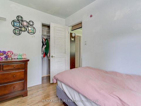 Photo 10 at 9 Riverglen Drive, Keswick South, Georgina