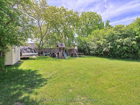Photo 16 at 9 Riverglen Drive, Keswick South, Georgina