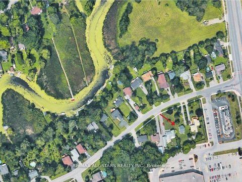 Photo 18 at 9 Riverglen Drive, Keswick South, Georgina