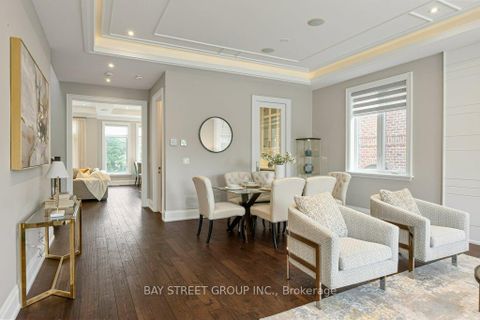 Photo 4 at 36A Doverwood Court, Newtonbrook East, Toronto