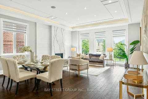 Photo 7 at 36A Doverwood Court, Newtonbrook East, Toronto