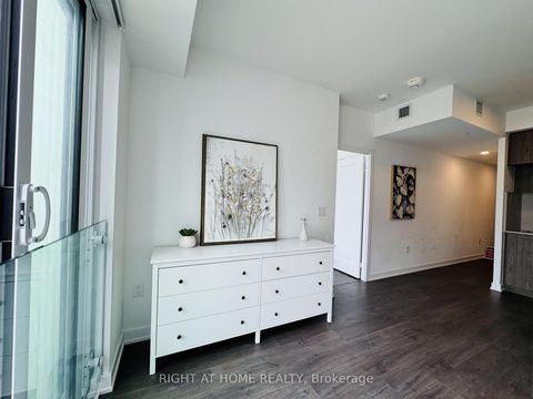 Photo 14 at 1011 - 50 McCaul Street, Chinatown, Toronto