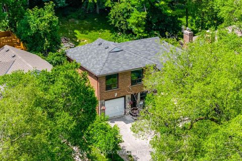 Photo 2 at 42 Catalina Drive, Scarborough Village, Toronto