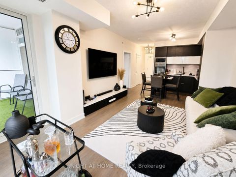 Photo 6 at 1408 - 318 Richmond Street W, Waterfront Communities C1, Toronto