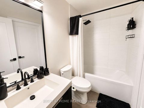 Photo 11 at 1408 - 318 Richmond Street W, Waterfront Communities C1, Toronto