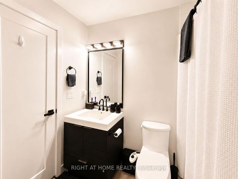 Photo 12 at 1408 - 318 Richmond Street W, Waterfront Communities C1, Toronto