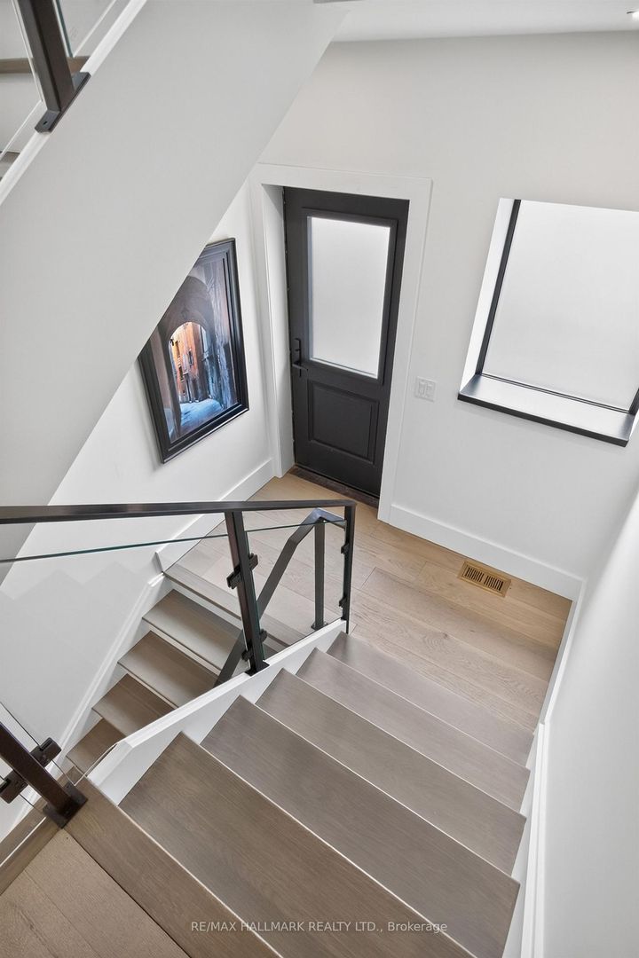 Photo 35 at 21 Allenwood Crescent, Bayview Village, Toronto