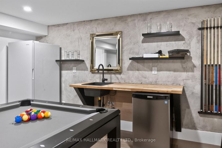 Photo 37 at 21 Allenwood Crescent, Bayview Village, Toronto