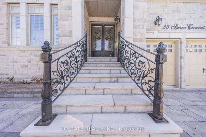 Photo 2 at 23 Spain Crescent, Toronto Gore Rural Estate, Brampton