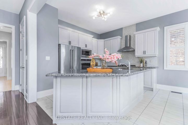 Photo 15 at 23 Spain Crescent, Toronto Gore Rural Estate, Brampton