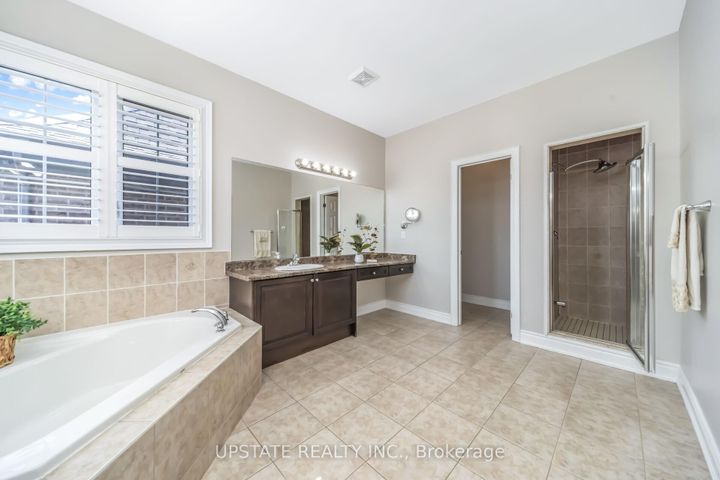 Photo 25 at 23 Spain Crescent, Toronto Gore Rural Estate, Brampton