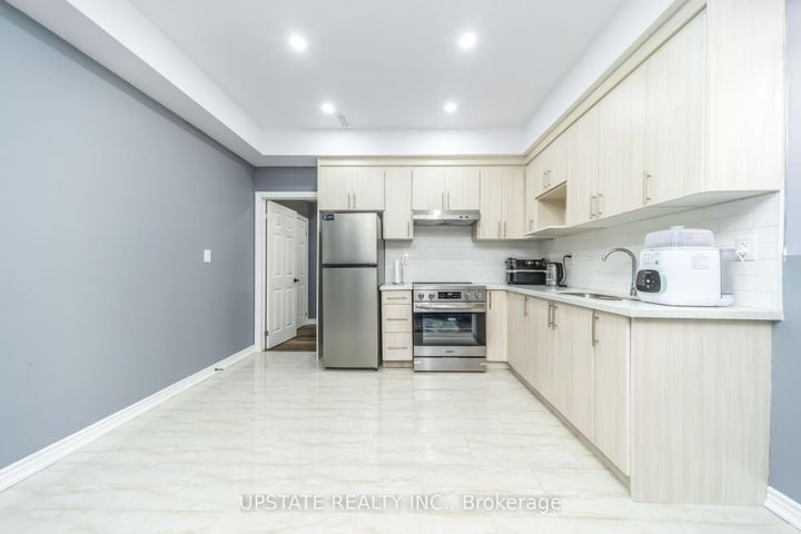 Photo 39 at 23 Spain Crescent, Toronto Gore Rural Estate, Brampton