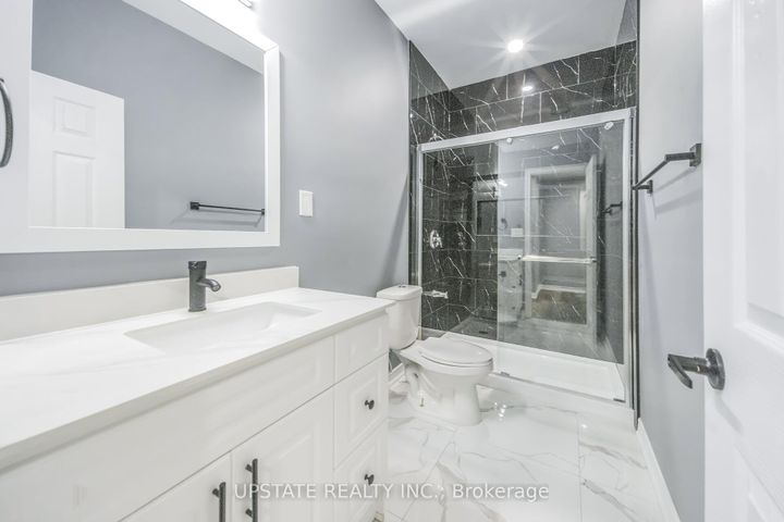 Photo 42 at 23 Spain Crescent, Toronto Gore Rural Estate, Brampton