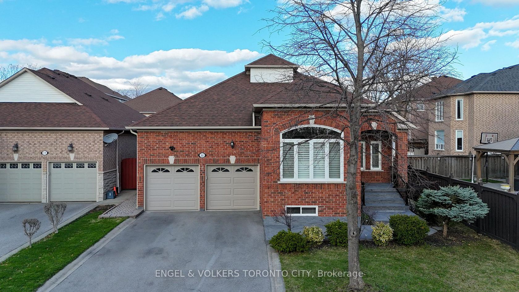 11 Aventura Crescent, Sonoma Heights, Vaughan photo number 2