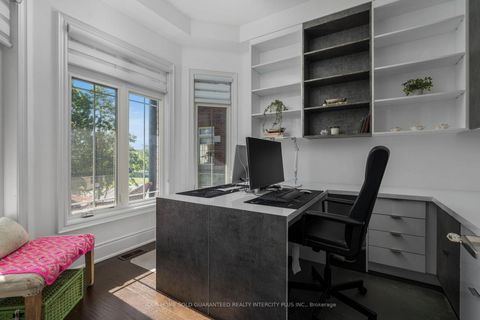 Photo 2 at 14 Aspen King Court, Nobleton, King