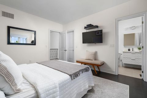 Photo 26 at 14 Aspen King Court, Nobleton, King