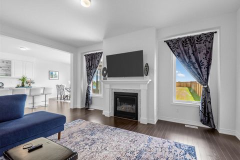 Photo 12 at 15 Abbey Crescent, Rural Barrie Southeast, Barrie