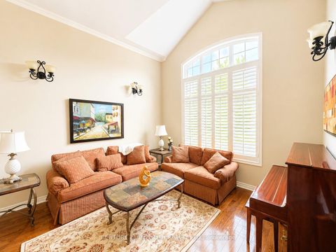 Photo 6 at 38 Camelot Square, Shore, Barrie