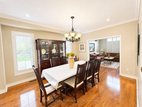 Photo 7 at 38 Camelot Square, Shore, Barrie