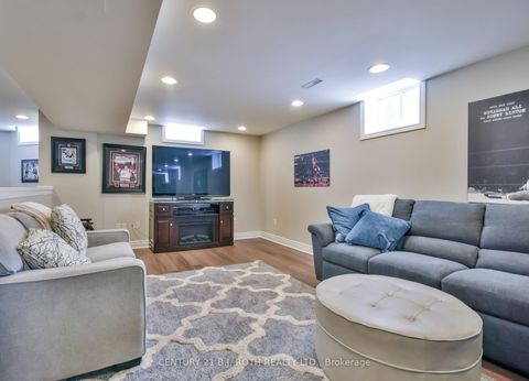 Photo 25 at 38 Camelot Square, Shore, Barrie