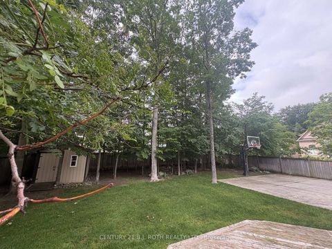 Photo 32 at 38 Camelot Square, Shore, Barrie