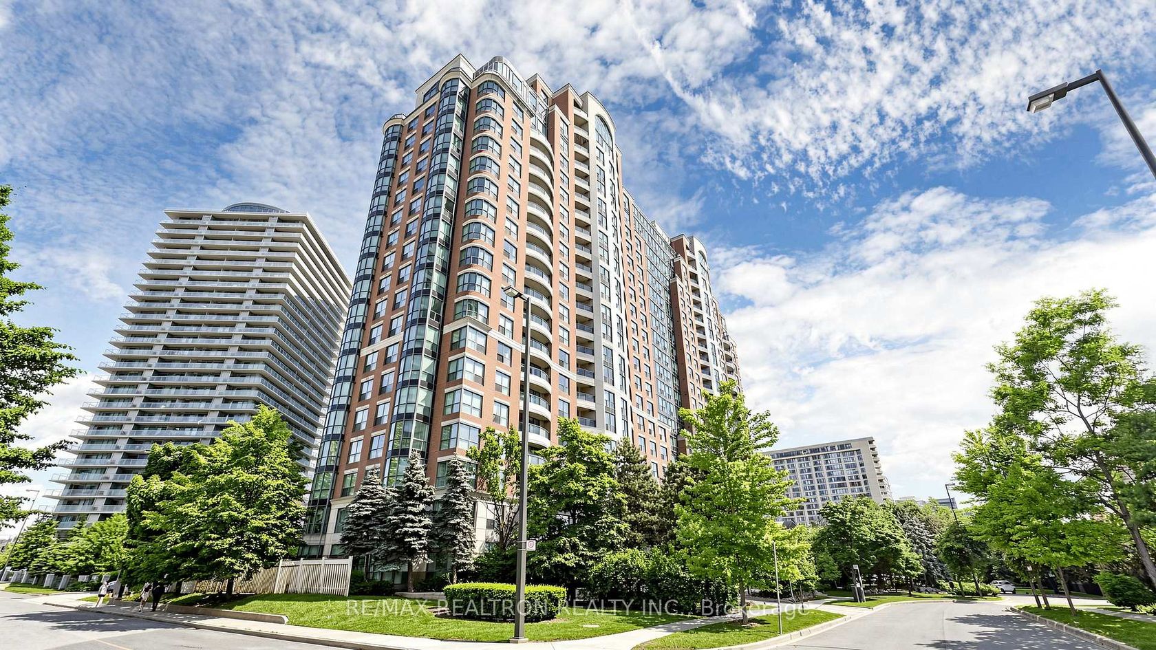502 - 23 Lorraine Drive, Willowdale West, Toronto photo 1