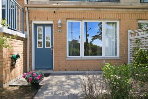 Photo 2 at 25 - 117 Omni Drive, Bendale, Toronto