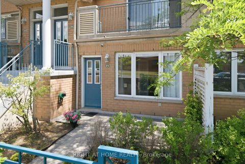 Photo 4 at 25 - 117 Omni Drive, Bendale, Toronto