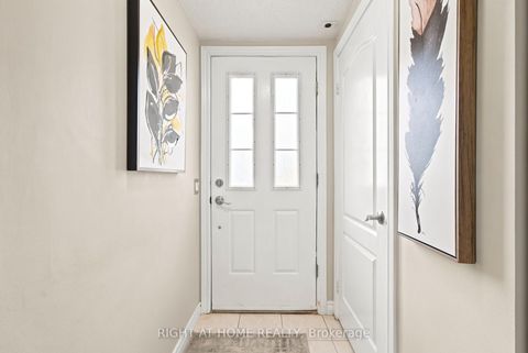 Photo 8 at 25 - 117 Omni Drive, Bendale, Toronto