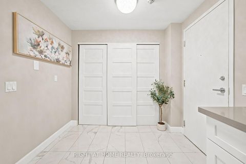 Photo 9 at 25 - 117 Omni Drive, Bendale, Toronto