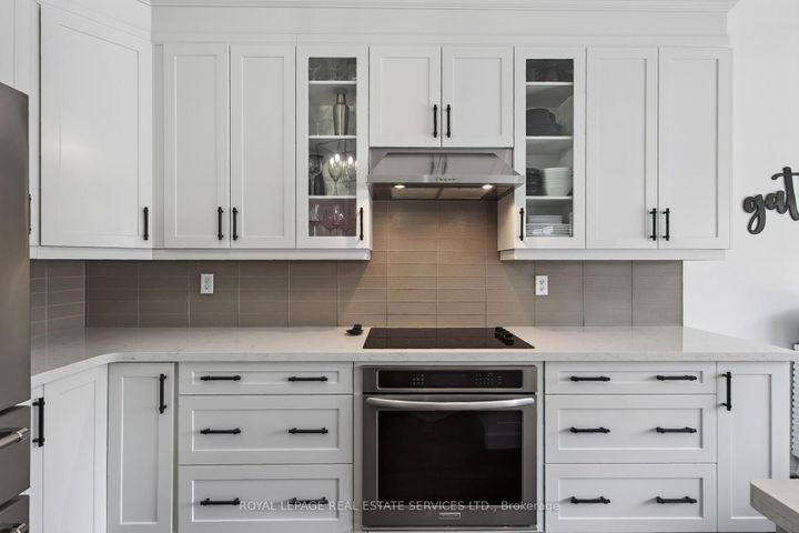 Photo 12 at 852 Trudeau Drive, BE Beaty, Milton