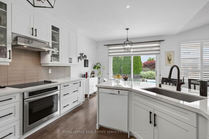 Photo 14 at 852 Trudeau Drive, BE Beaty, Milton