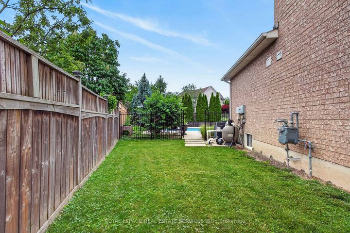 Photo 49 at 852 Trudeau Drive, BE Beaty, Milton