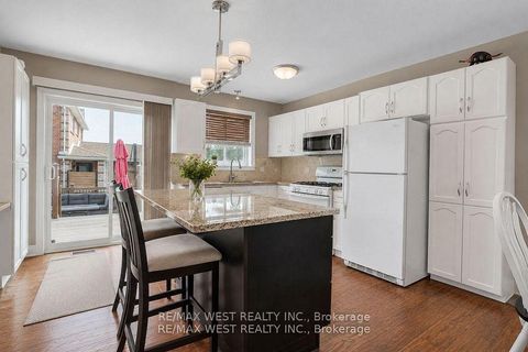 Photo 4 at 37 Kell Place, Bayshore, Barrie