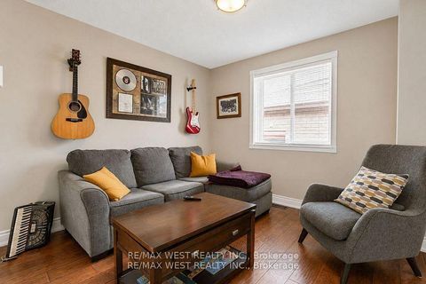 Photo 7 at 37 Kell Place, Bayshore, Barrie