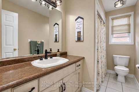 Photo 9 at 37 Kell Place, Bayshore, Barrie