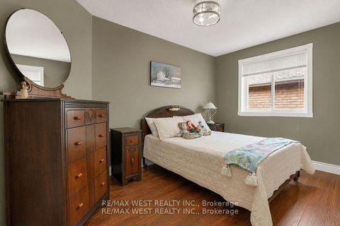 Photo 10 at 37 Kell Place, Bayshore, Barrie