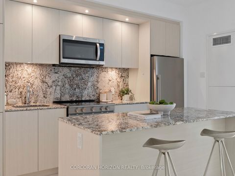 Photo 17 at 221 - 30 Inn On The Park Drive, Don Mills, Toronto