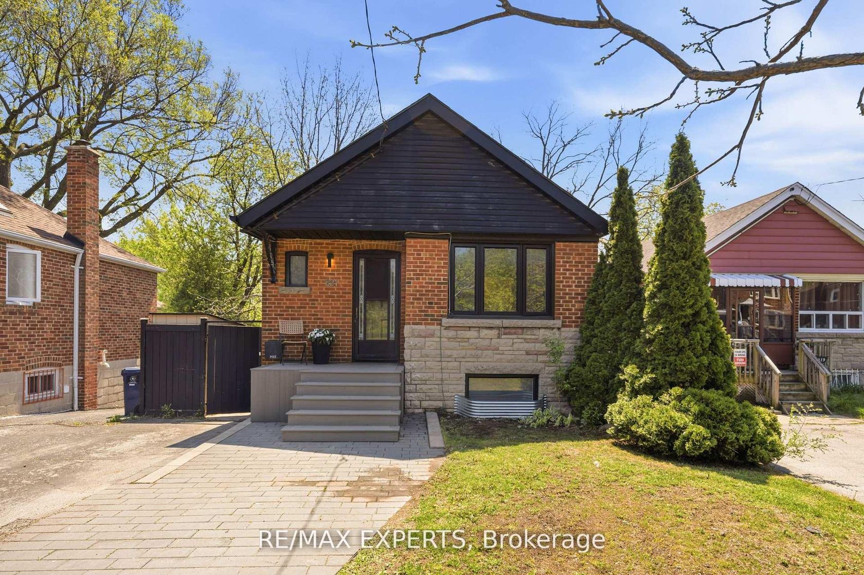 221 Clonmore Drive, Cliffside, Toronto 
