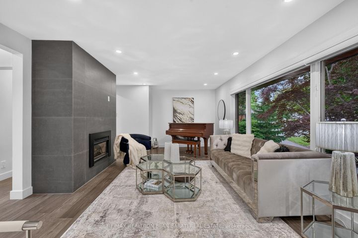 Photo 5 at 53 Sumner Heights Drive, Bayview Village, Toronto