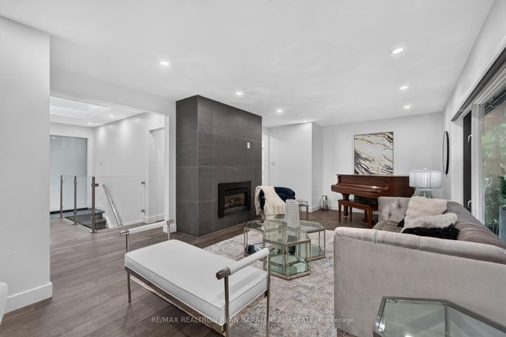 Photo 6 at 53 Sumner Heights Drive, Bayview Village, Toronto